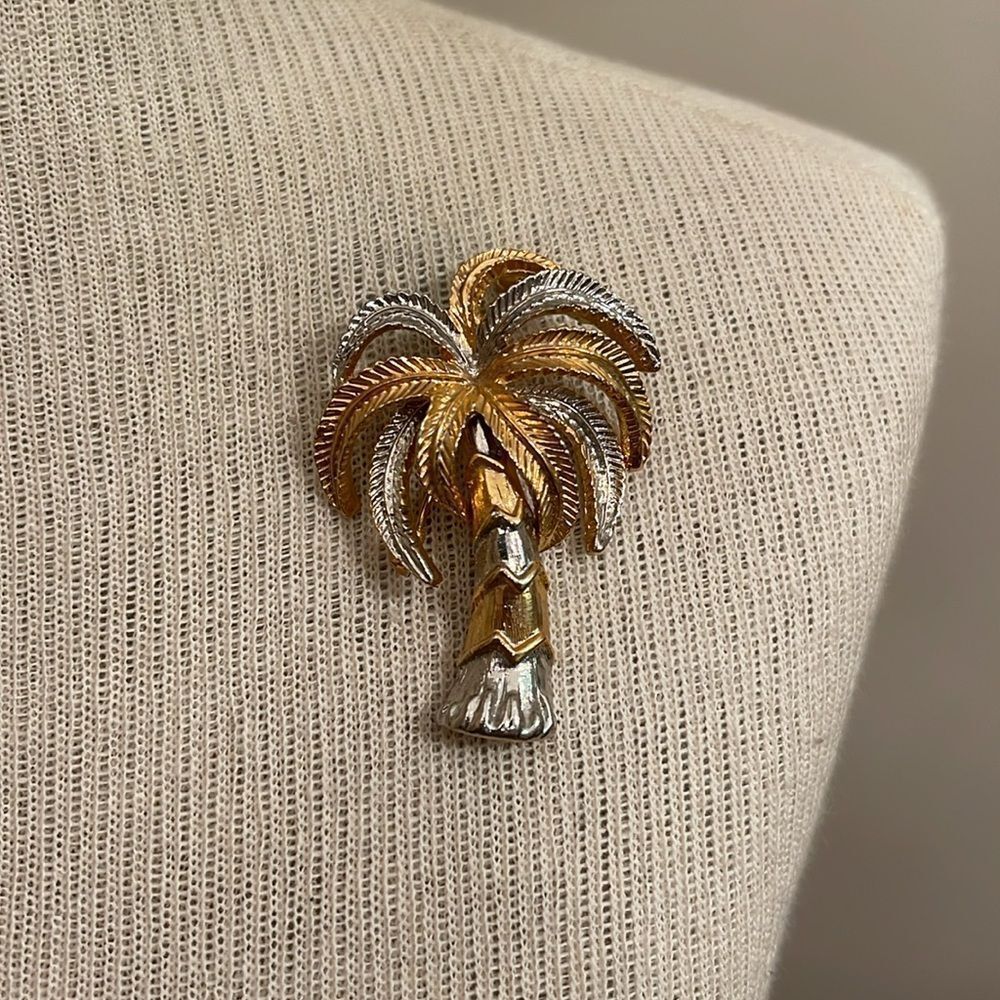Vintage Two-tone Palm Tree Pin, Tropical Tree - Picture 12 of 16